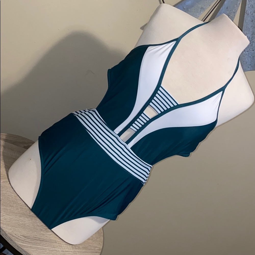 BEAUTIFUL EMERALD 💚 ONE PIECE SWIMSUIT